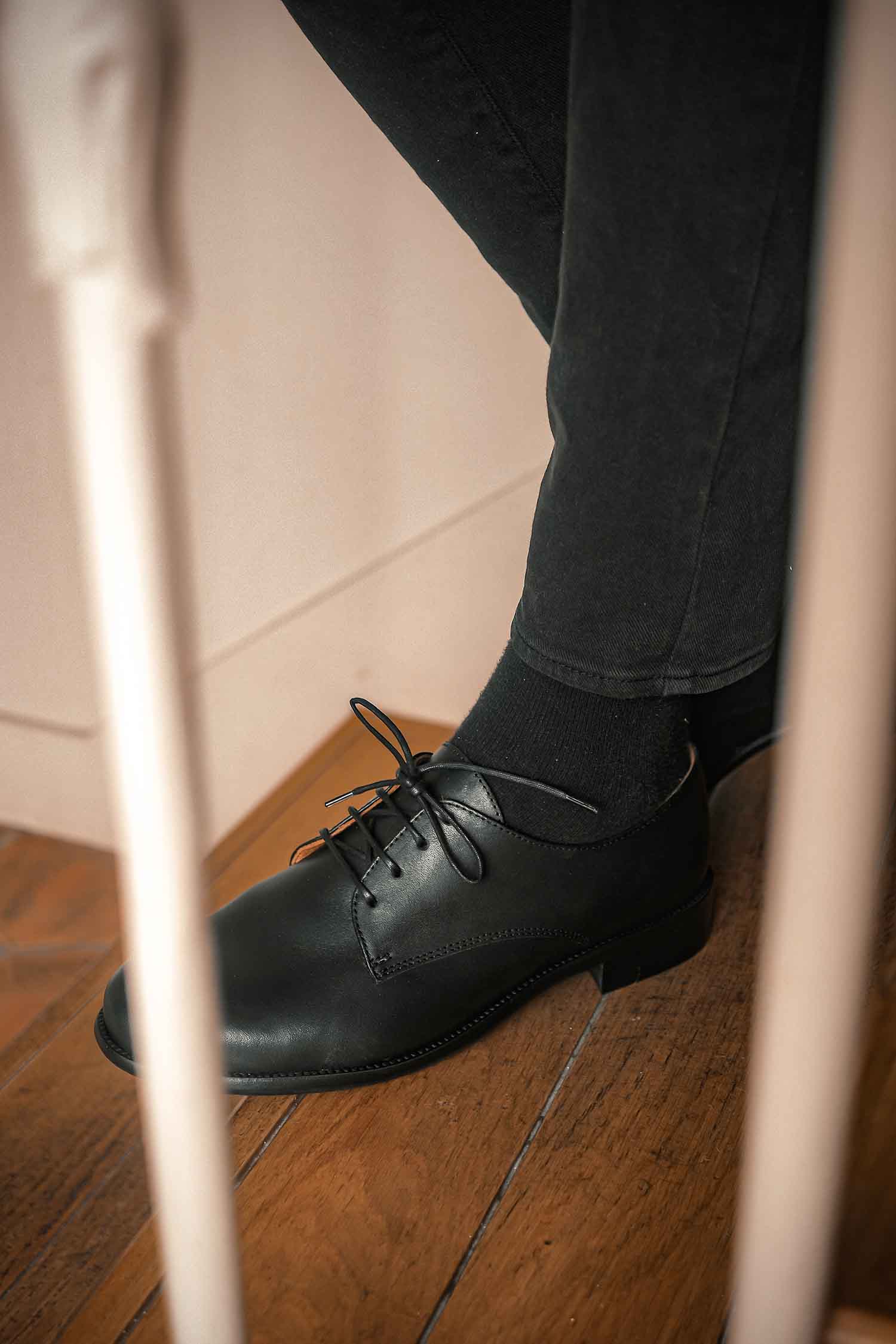 Détail cuir pleine fleur sur chaussure professionnelle Karl & Max